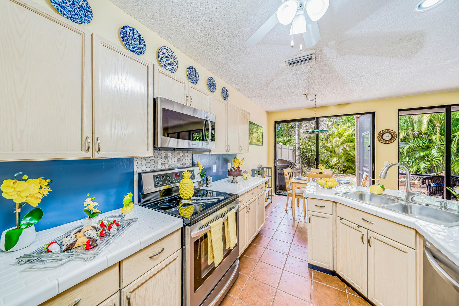 5700 Santiago Circle Boca Raton, FL 33433 - Photo 42 of 82 kitchen