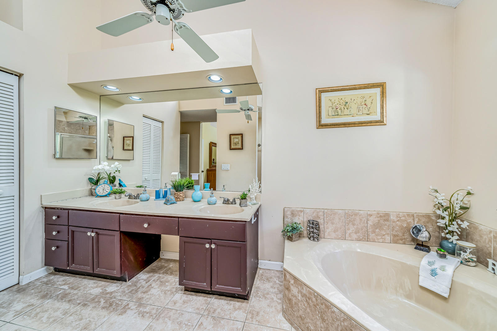 5700 Santiago Circle Boca Raton, FL 33433 - Photo 64 of 82 Separate Tub