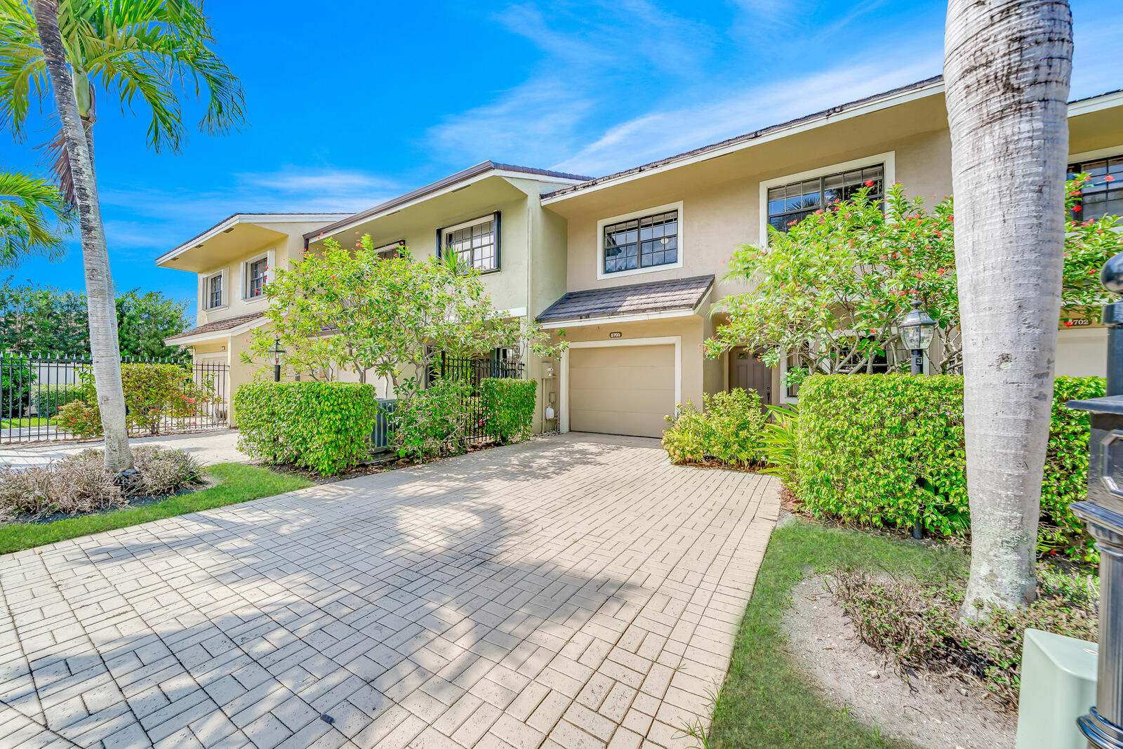 5700 Santiago Circle Boca Raton, FL 33433 - Photo 8 of 82 FRONT