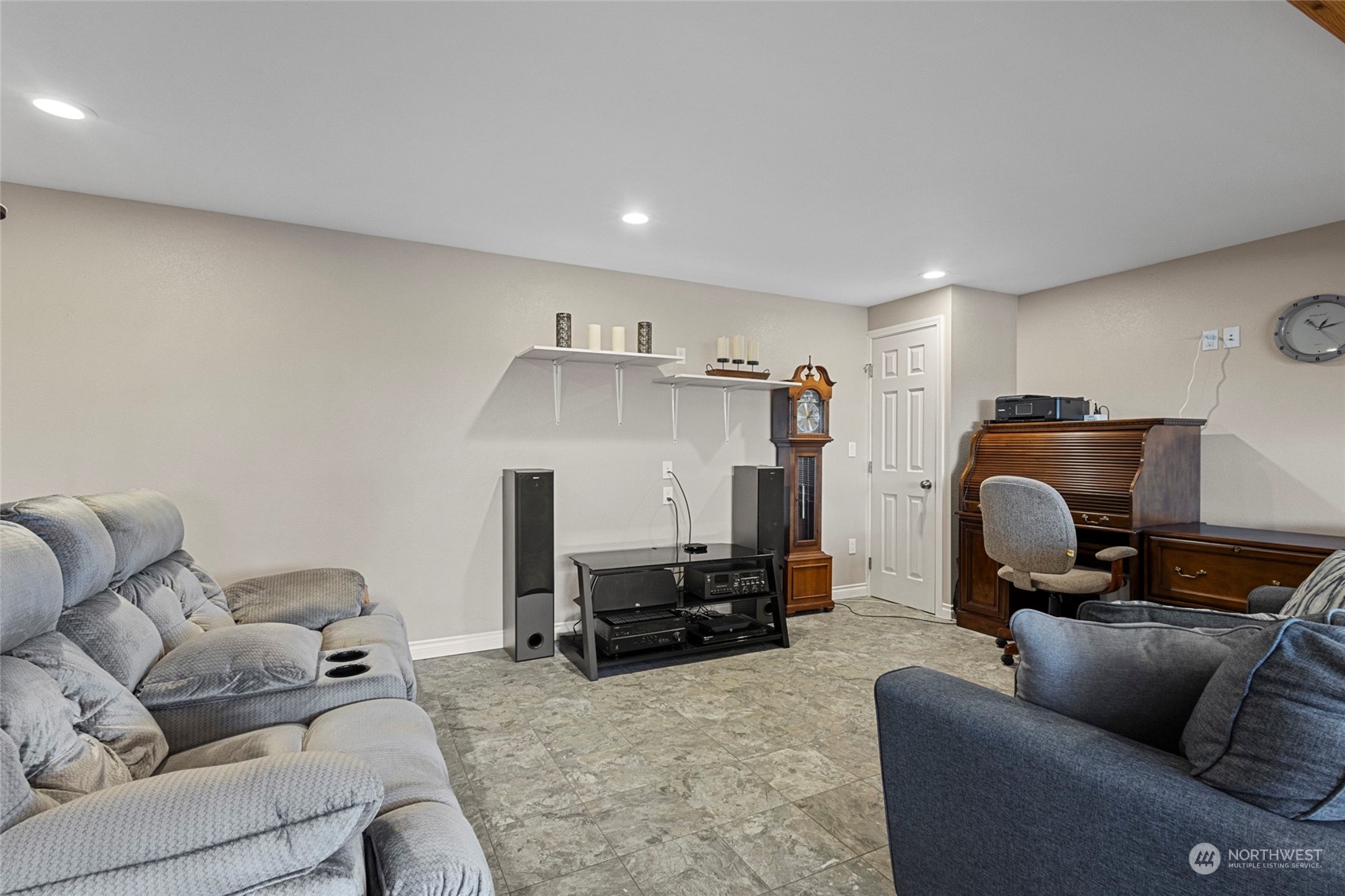 17711 Blodgett Road Mount Vernon, WA 98274 - Photo 18 of 37 Gallery Image 18