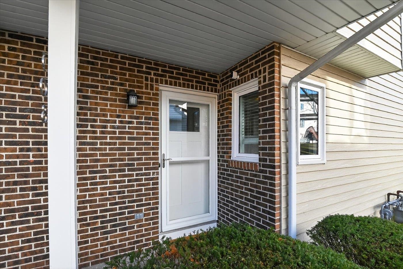 308 Castle Oaks Crossing Waunakee, WI 53597 - Photo 3 of 58