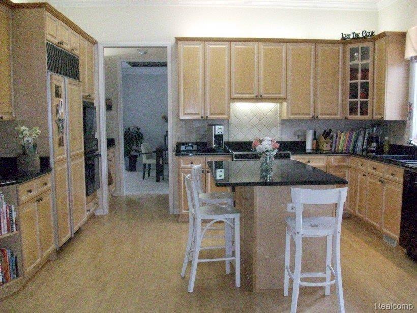 3564 Vineyard Springs Court Rochester, MI 48306 - Photo 3 of 21 KP-kitch2.jpg