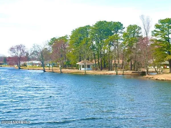 $206,000 | 530 Portsmouth Drive, Unit D, Lakewood, NJ 08701