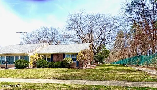 $206,000 | 530 Portsmouth Drive, Unit D, Lakewood, NJ 08701