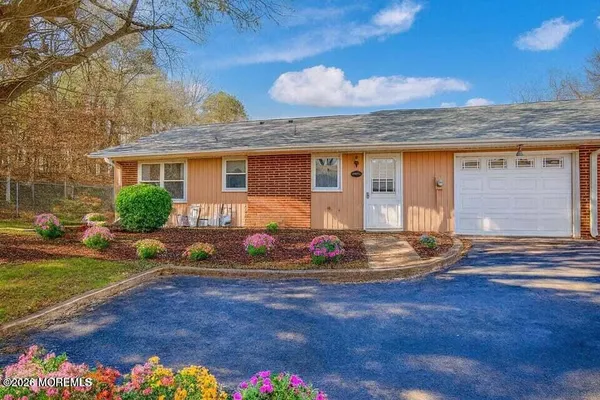 $206,000 | 530 Portsmouth Drive, Unit D, Lakewood, NJ 08701