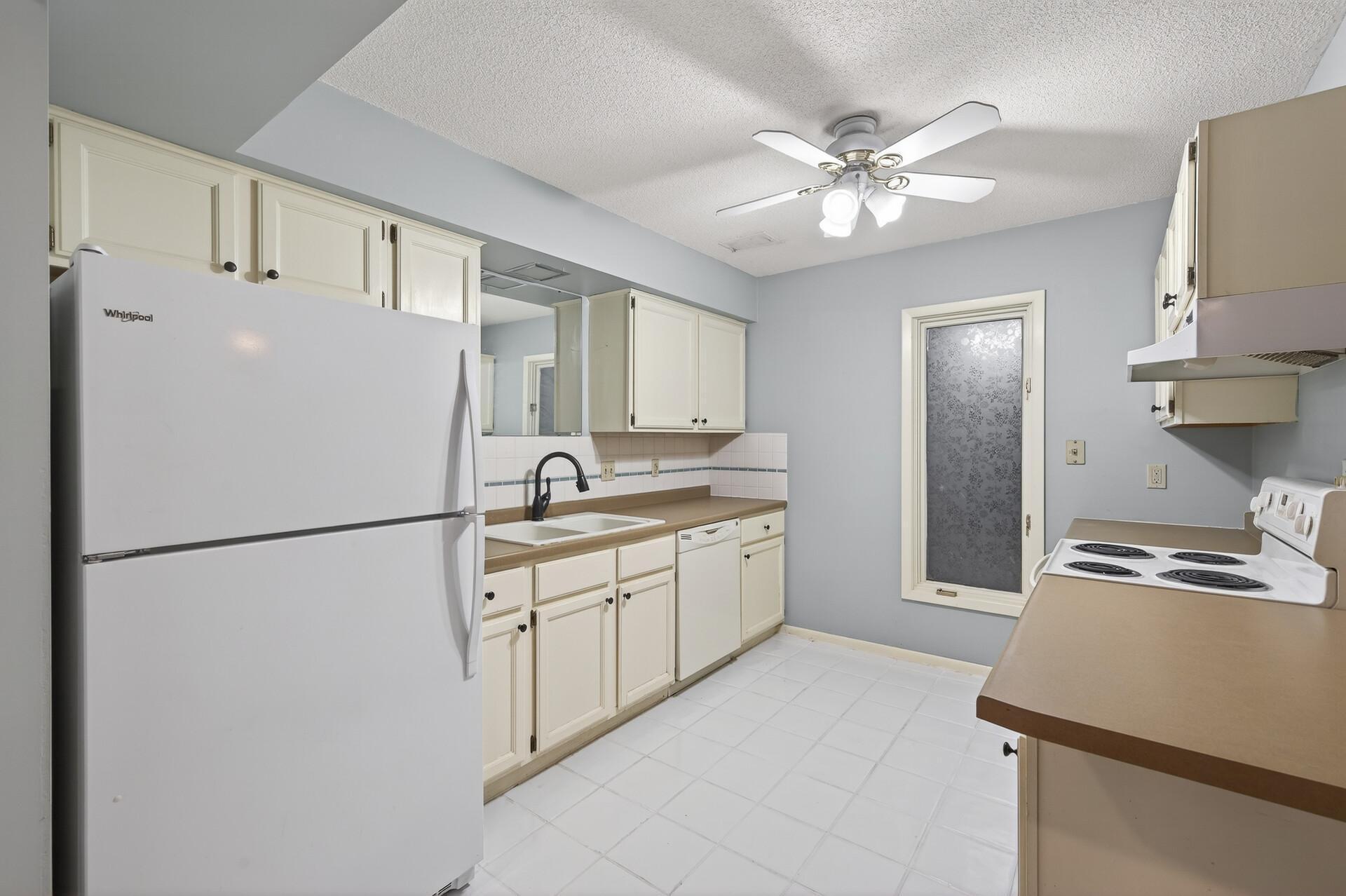 3527 37th Avenue Northeast St. Anthony, MN 55421 - Photo 12 of 32