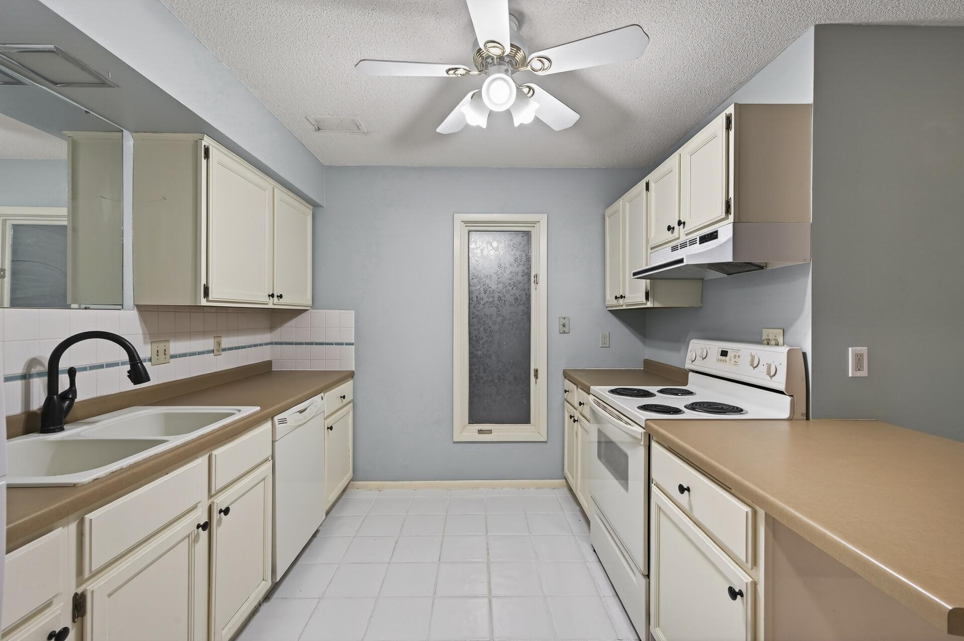 3527 37th Avenue Northeast St. Anthony, MN 55421 - Photo 13 of 32