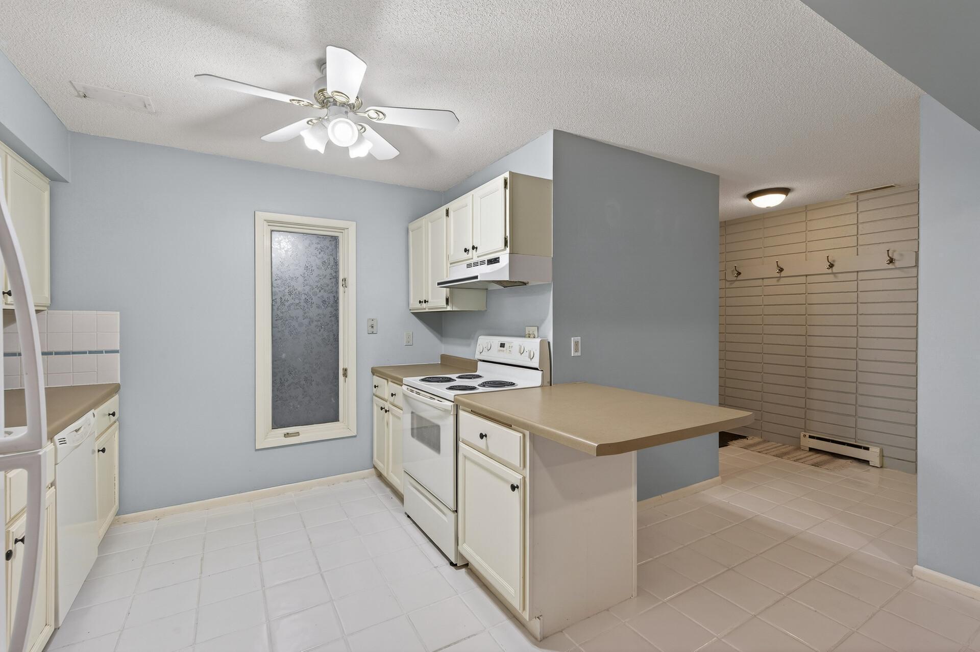 3527 37th Avenue Northeast St. Anthony, MN 55421 - Photo 14 of 32