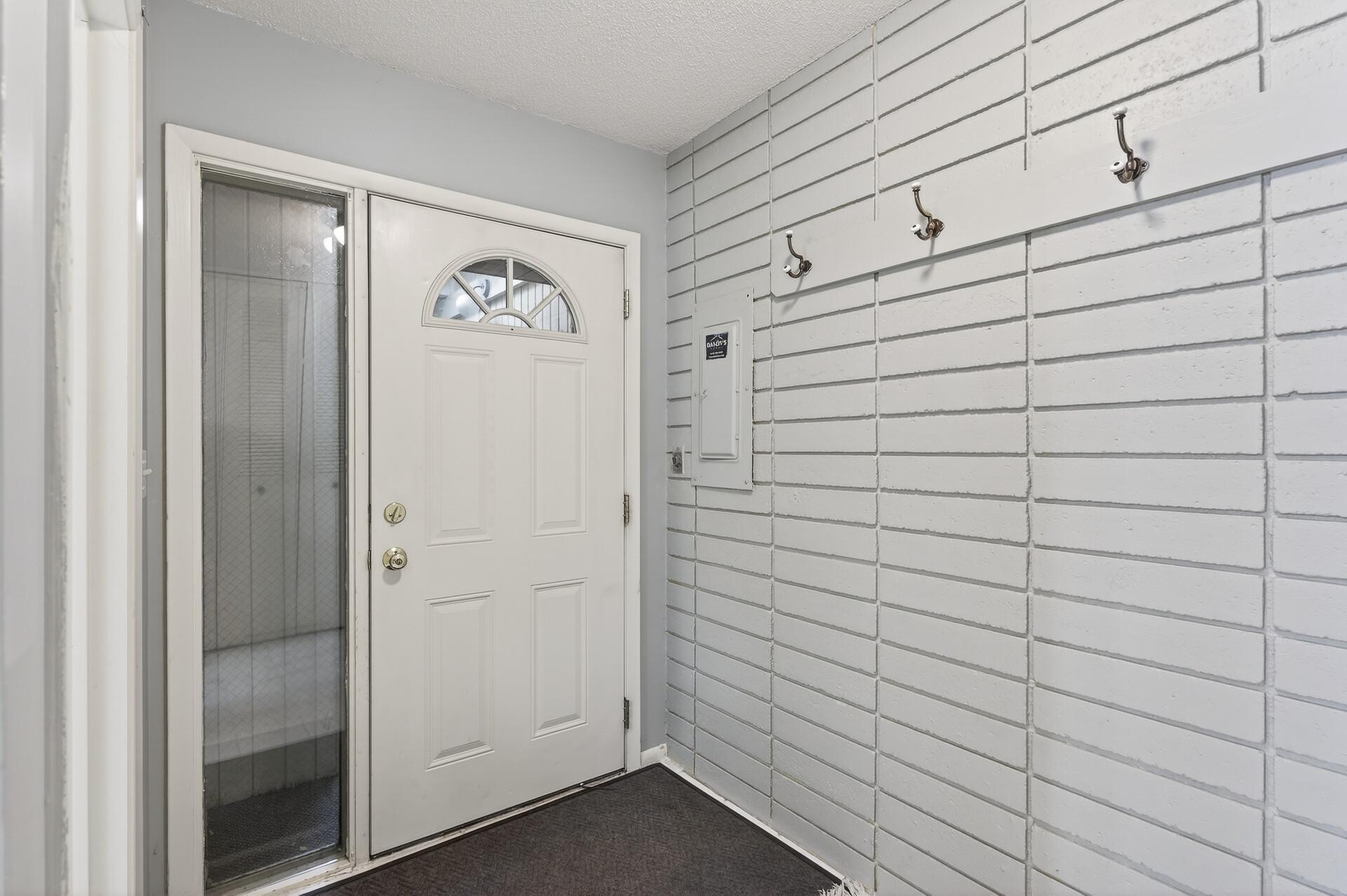 3527 37th Avenue Northeast St. Anthony, MN 55421 - Photo 3 of 32