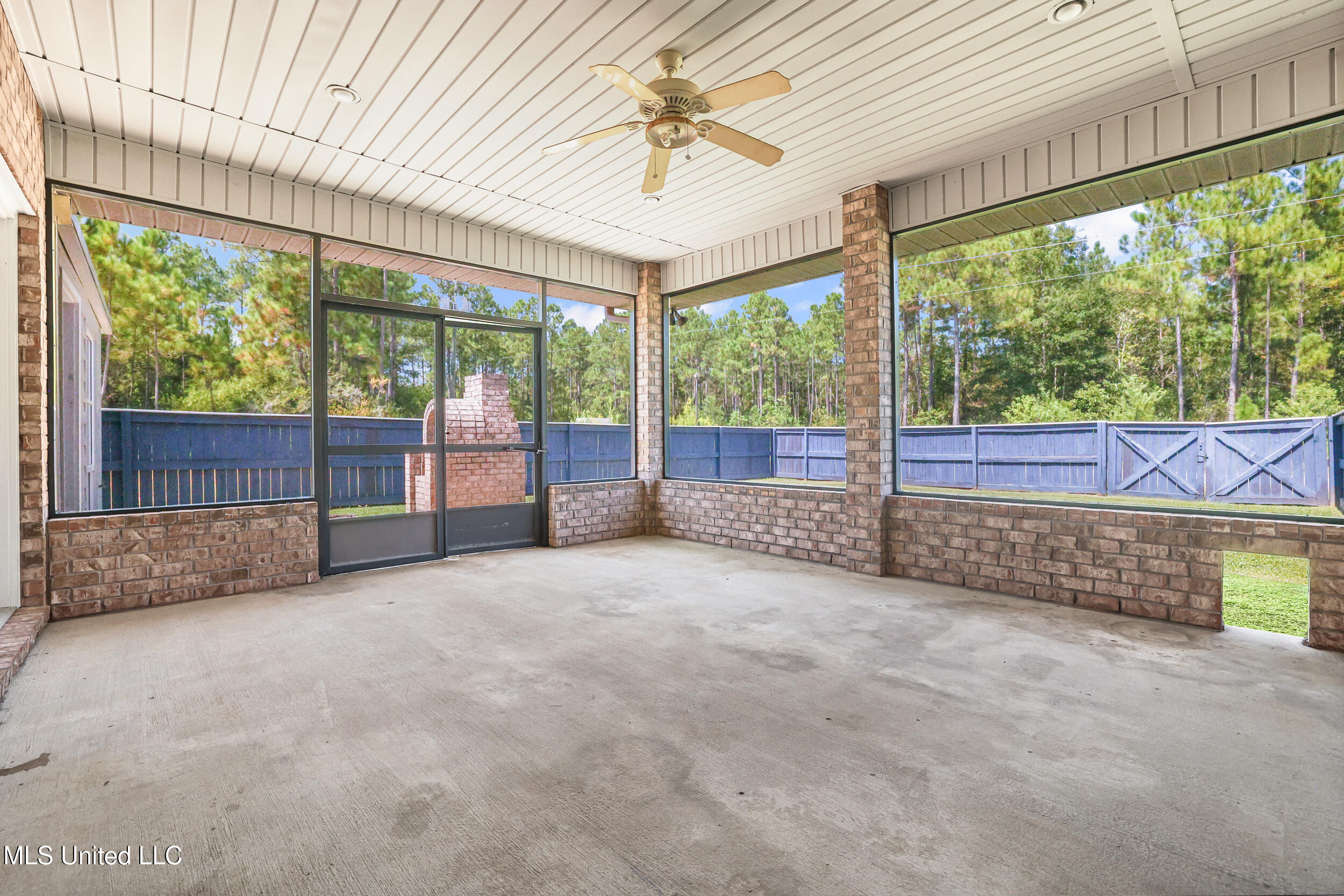 15301 Parker Road Biloxi, MS 39532 - Photo 42 of 67 SCREENED PATIO