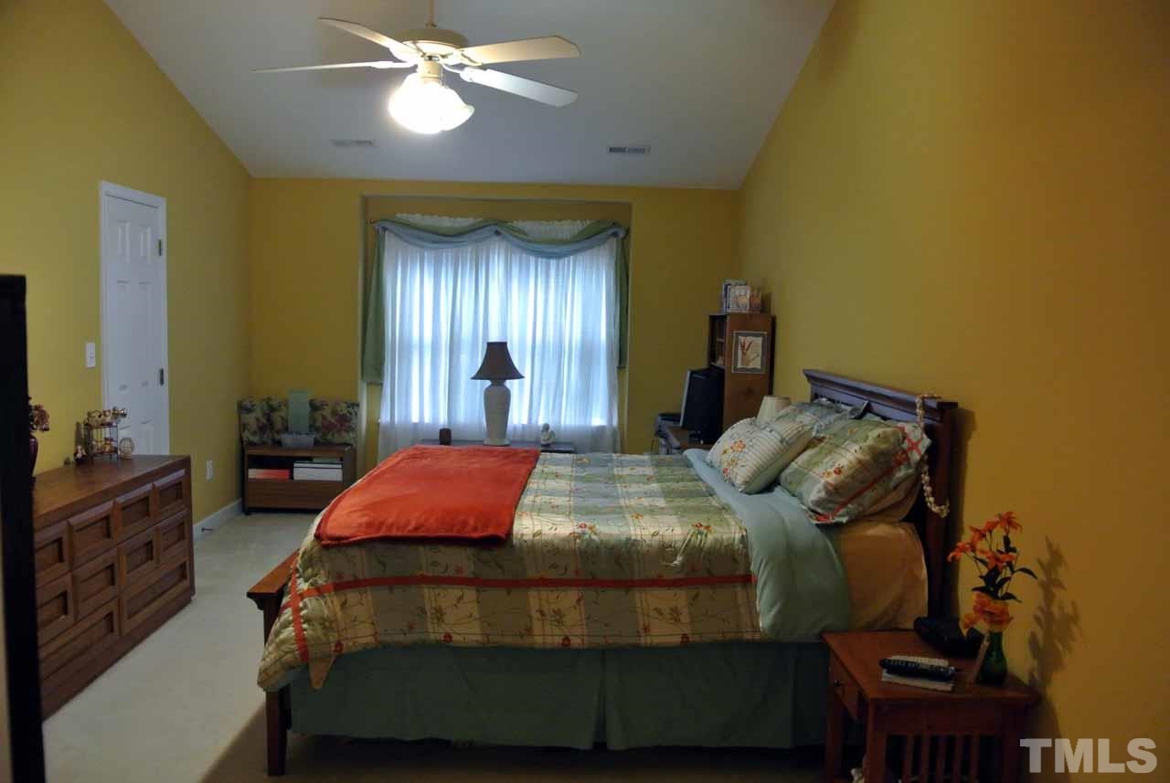5424 Goldenglow Way Raleigh, NC 27606 - Photo 12 of 25