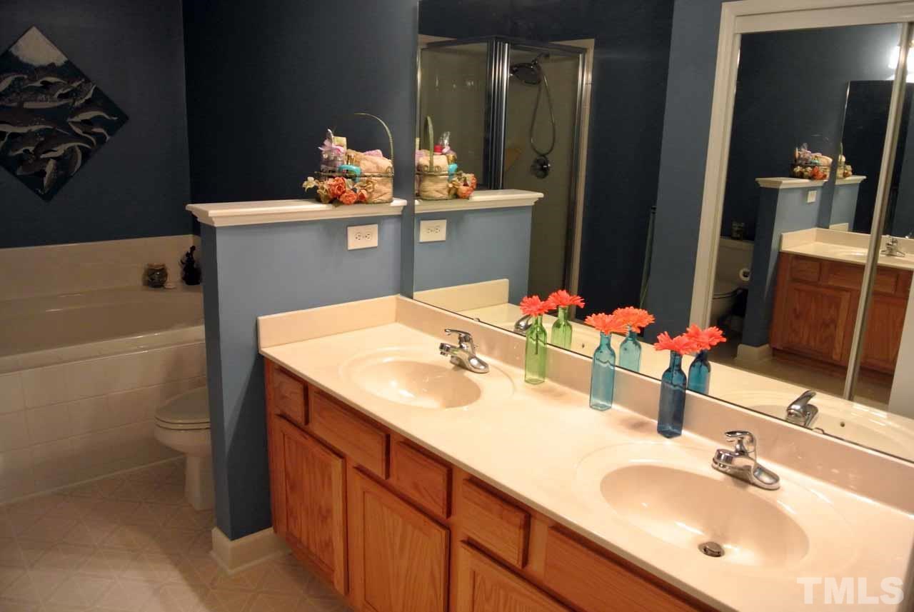 5424 Goldenglow Way Raleigh, NC 27606 - Photo 14 of 25