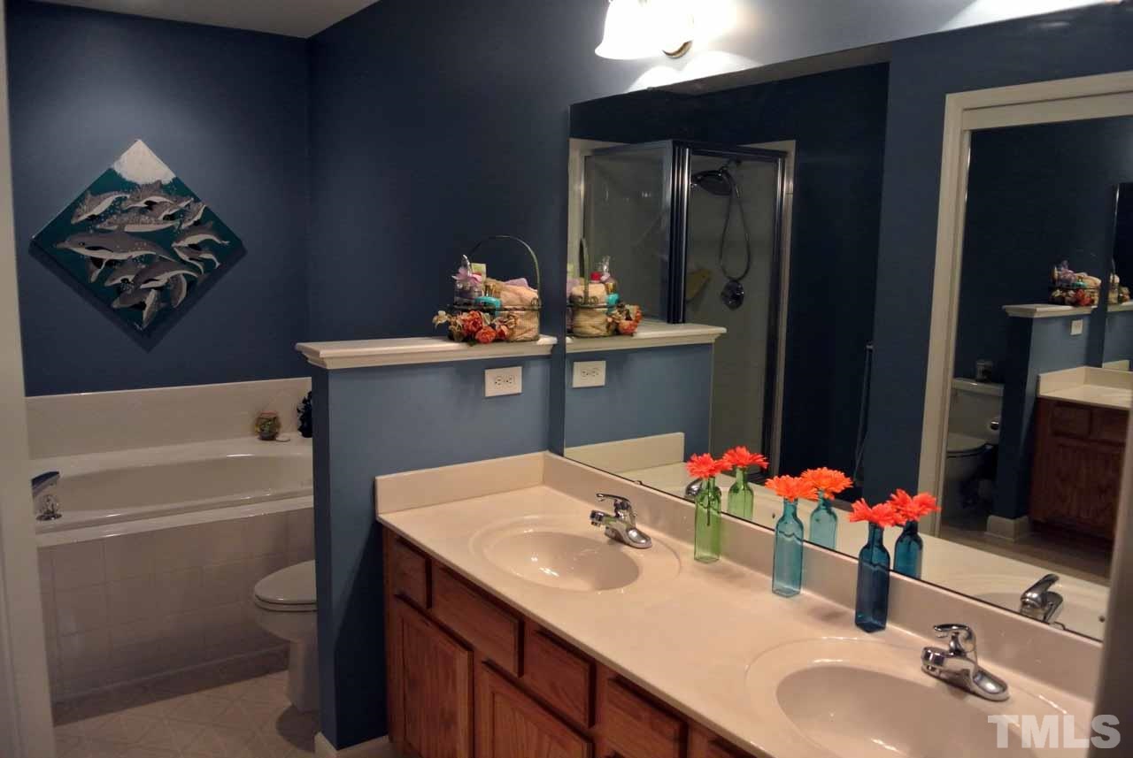5424 Goldenglow Way Raleigh, NC 27606 - Photo 17 of 25