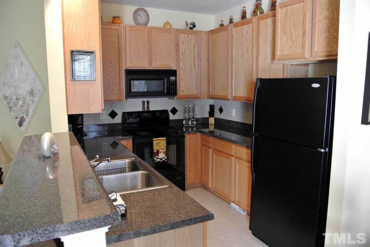 5424 Goldenglow Way Raleigh, NC 27606 - Photo 7 of 25