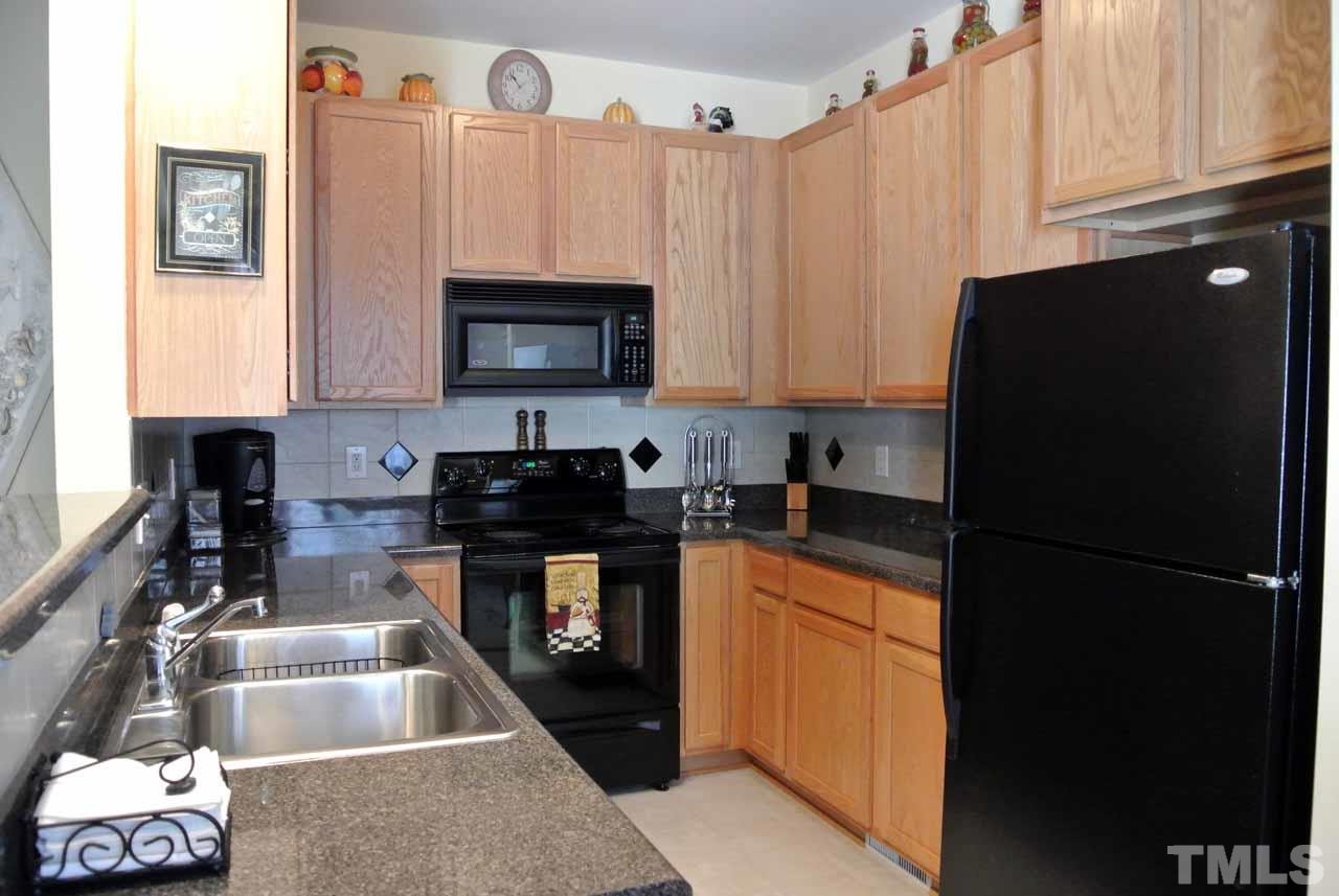 5424 Goldenglow Way Raleigh, NC 27606 - Photo 9 of 25