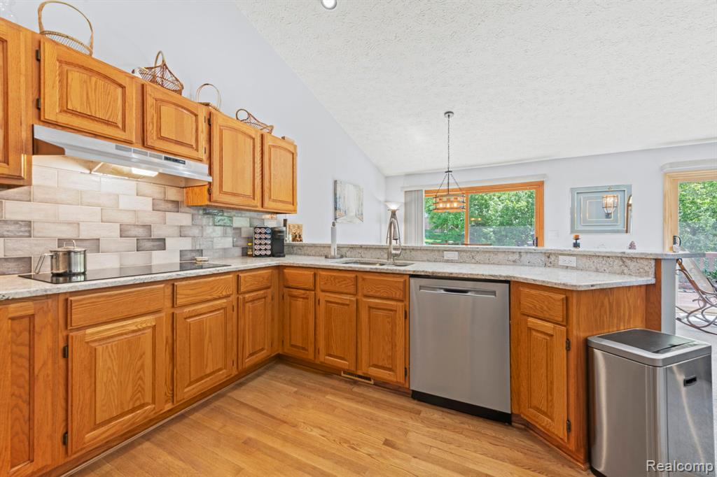6687 Ridgeview Drive Clarkston, MI 48346 - Photo 21 of 41