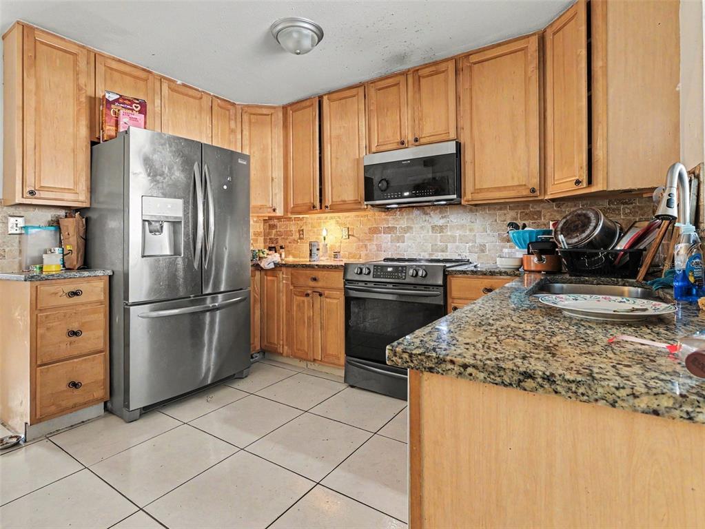 415 Oakmount Road Clearwater, FL 33765 - Photo 9 of 26
