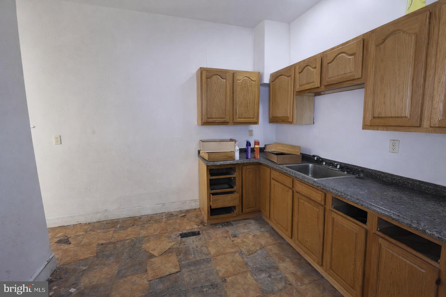 1934 North Washington Street Baltimore, MD 21213 - Photo 16 of 32