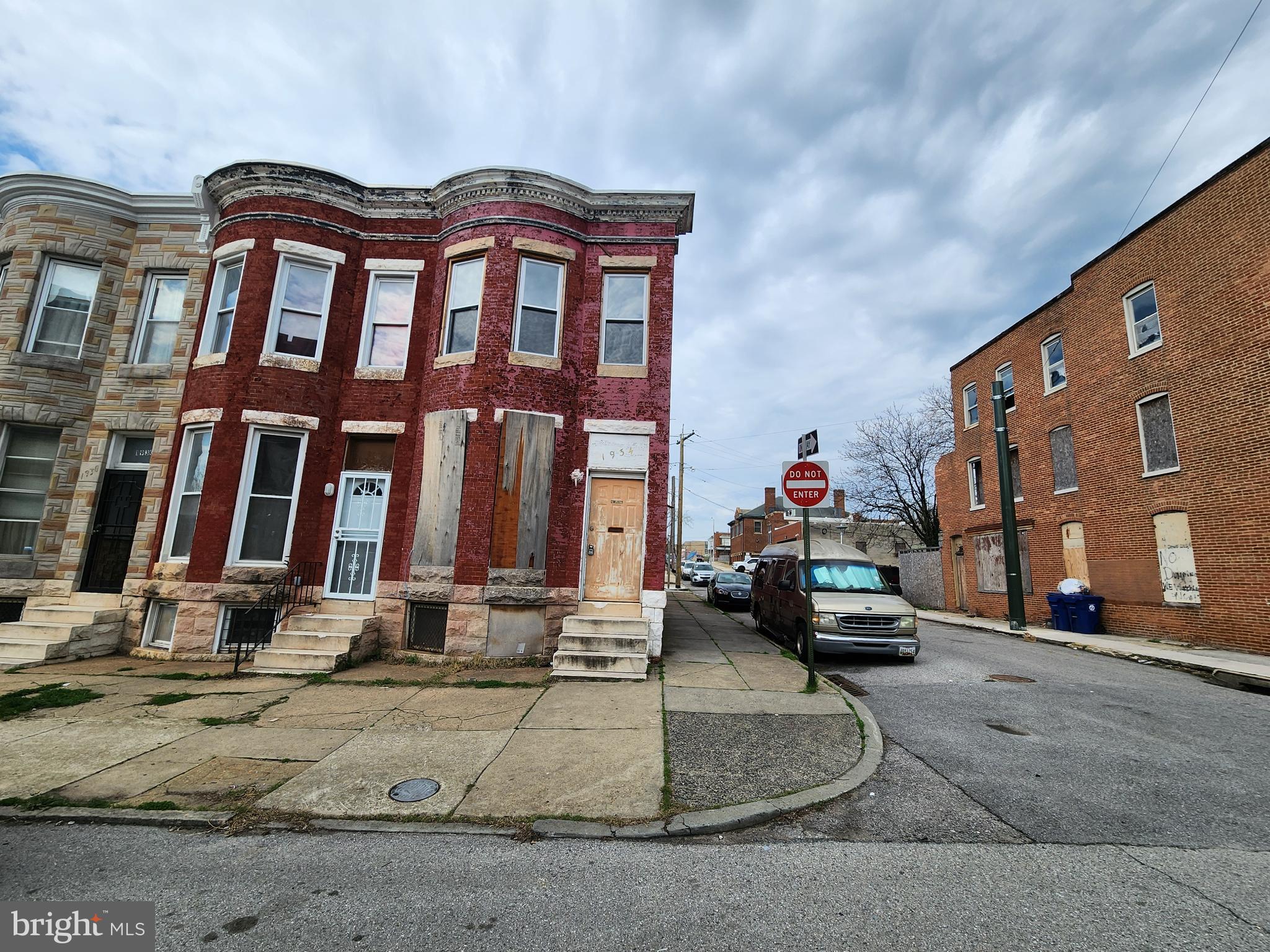 1934 North Washington Street Baltimore, MD 21213 - Photo 4 of 32