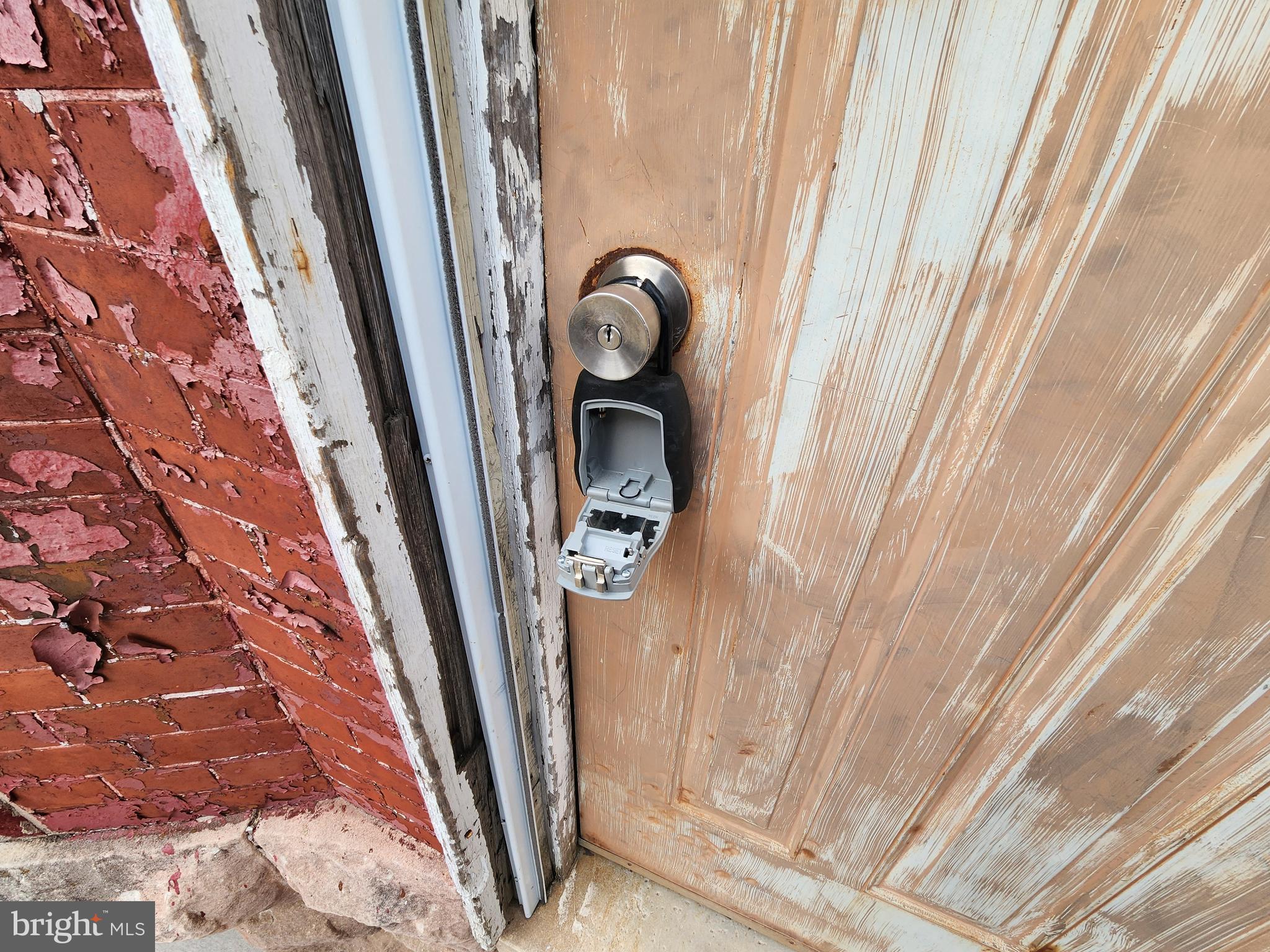 1934 North Washington Street Baltimore, MD 21213 - Photo 5 of 32