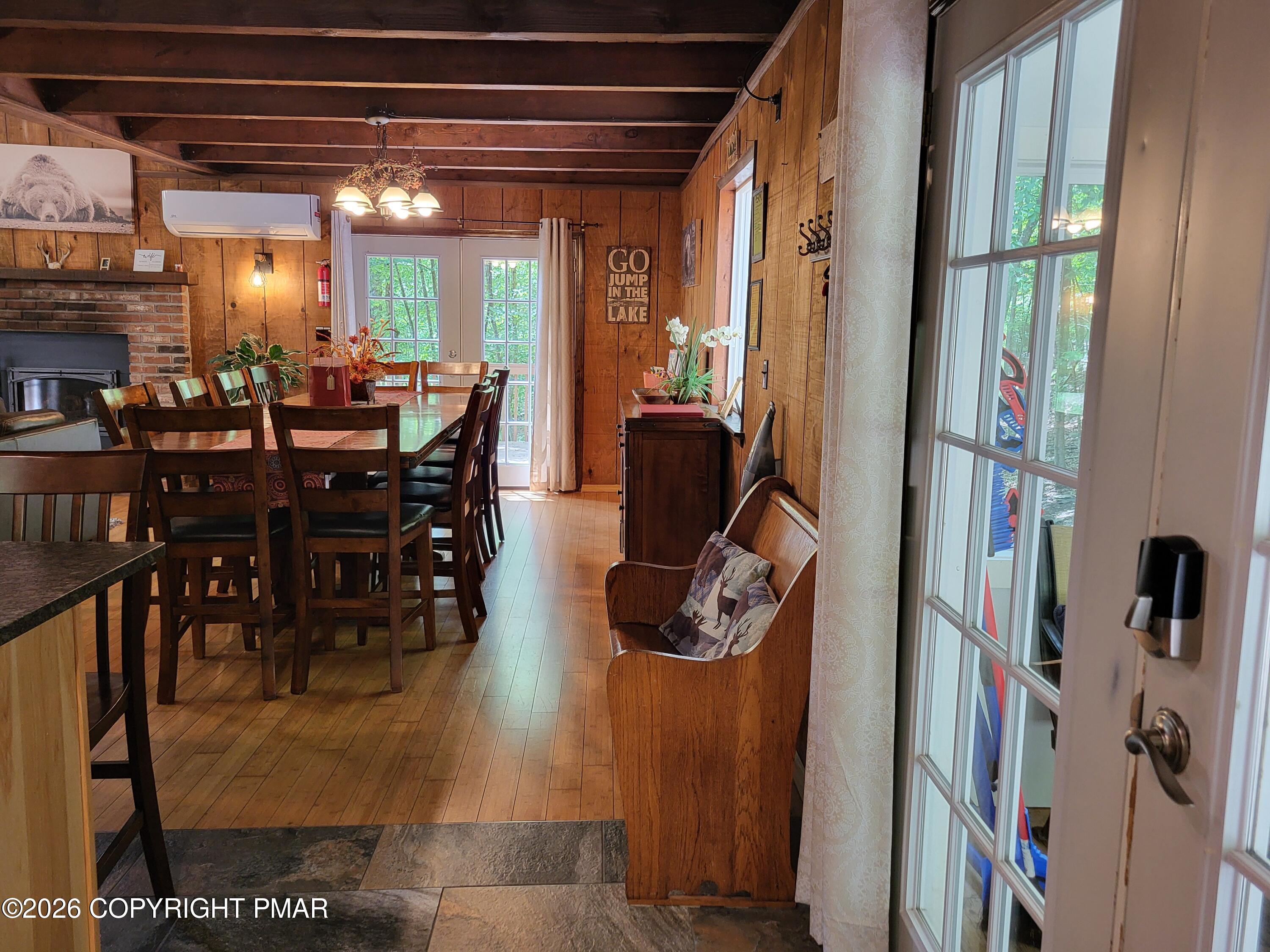 121 Park Court Bushkill, PA 18324 - Photo 7 of 76 1000093274