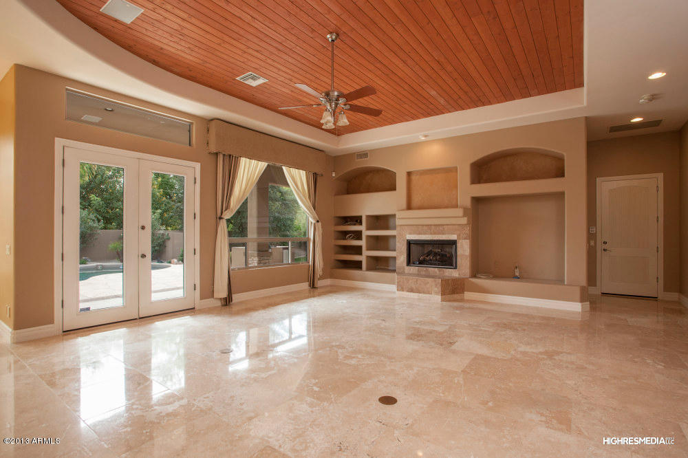 1747 East Carver Road Tempe, AZ 85284 - Photo 14 of 48 Family Room