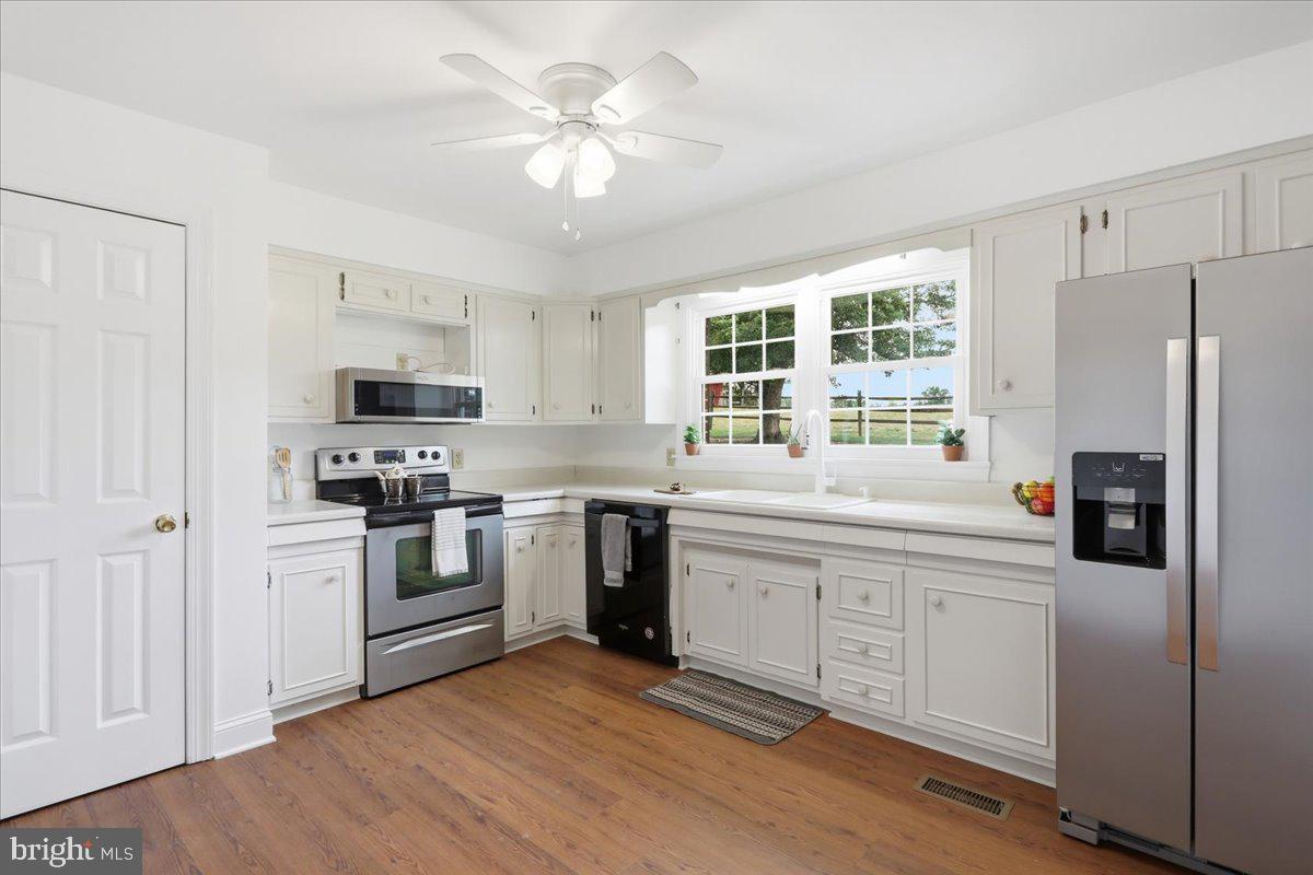 2447 Headquarters Road Edinburg, VA 22824 - Photo 6 of 58 Kitchen -New Appliances