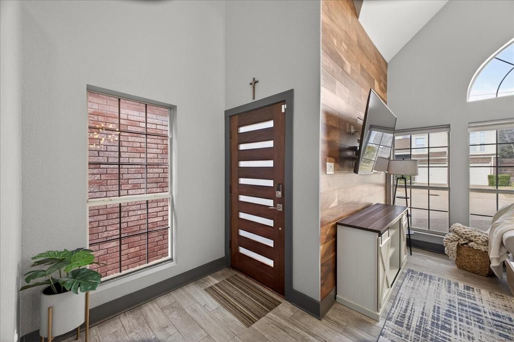 2934 North Bend Drive Dallas, TX 75229 - Photo 7 of 30 a view of a livingroom with furniture and windows