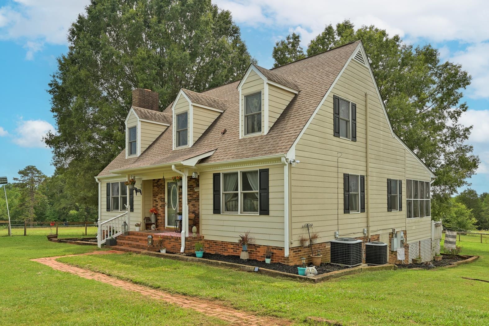 1015 Stagecoach Road Pauline, SC 29374 - Photo 3 of 34 Gallery Image 3
