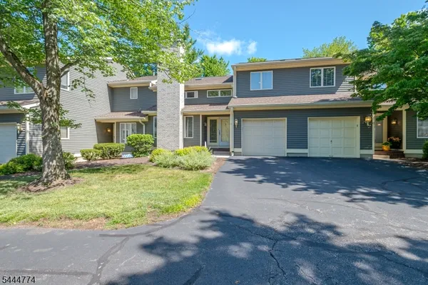 $430,000 | 9 Mission Hills Road, Annandale, NJ 08801