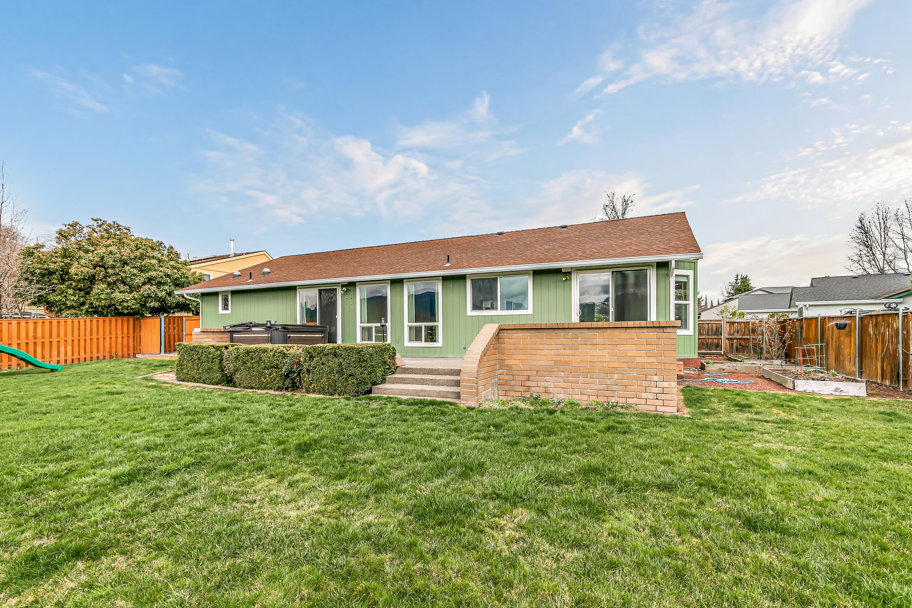 2854 Yvonne Road Medford, OR 97504 - Photo 30 of 41 9R9A0443 (1)