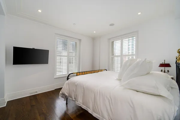 $899,000 | 159 East Walton Place, Unit 13D, Chicago, IL 60611