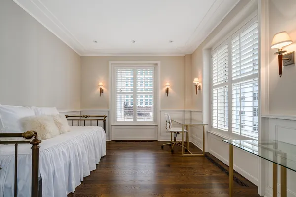 $899,000 | 159 East Walton Place, Unit 13D, Chicago, IL 60611