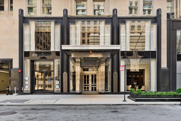 $899,000 | 159 East Walton Place, Unit 13D, Chicago, IL 60611
