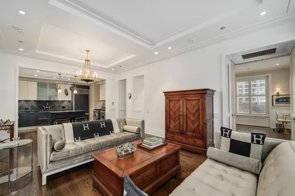 $899,000 | 159 East Walton Place, Unit 13D, Chicago, IL 60611