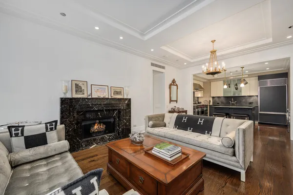 $899,000 | 159 East Walton Place, Unit 13D, Chicago, IL 60611