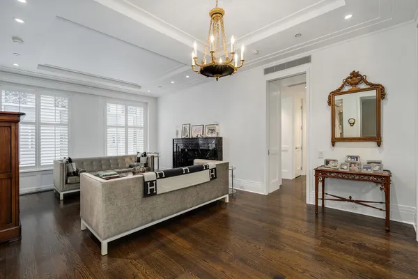 $899,000 | 159 East Walton Place, Unit 13D, Chicago, IL 60611