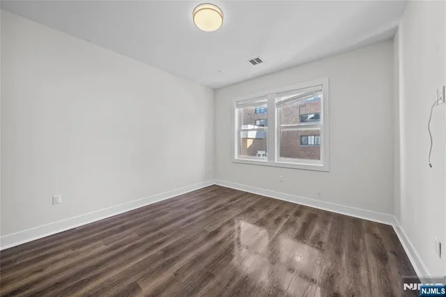 $3,550 | 313 Woodland Place, Unit 306, Leonia, NJ 07605