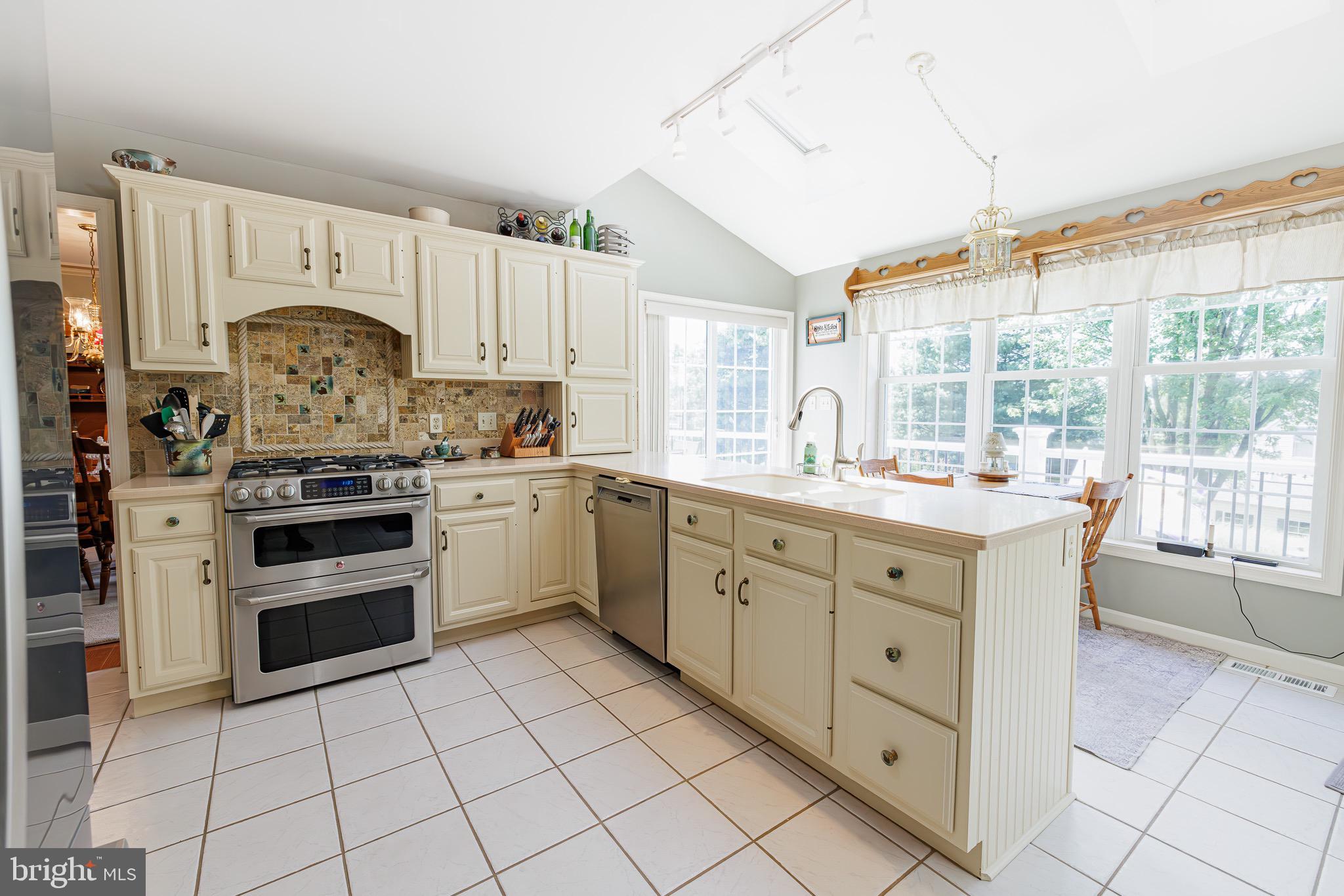 22 Royal Drive Lititz, PA 17543 - Photo 13 of 63