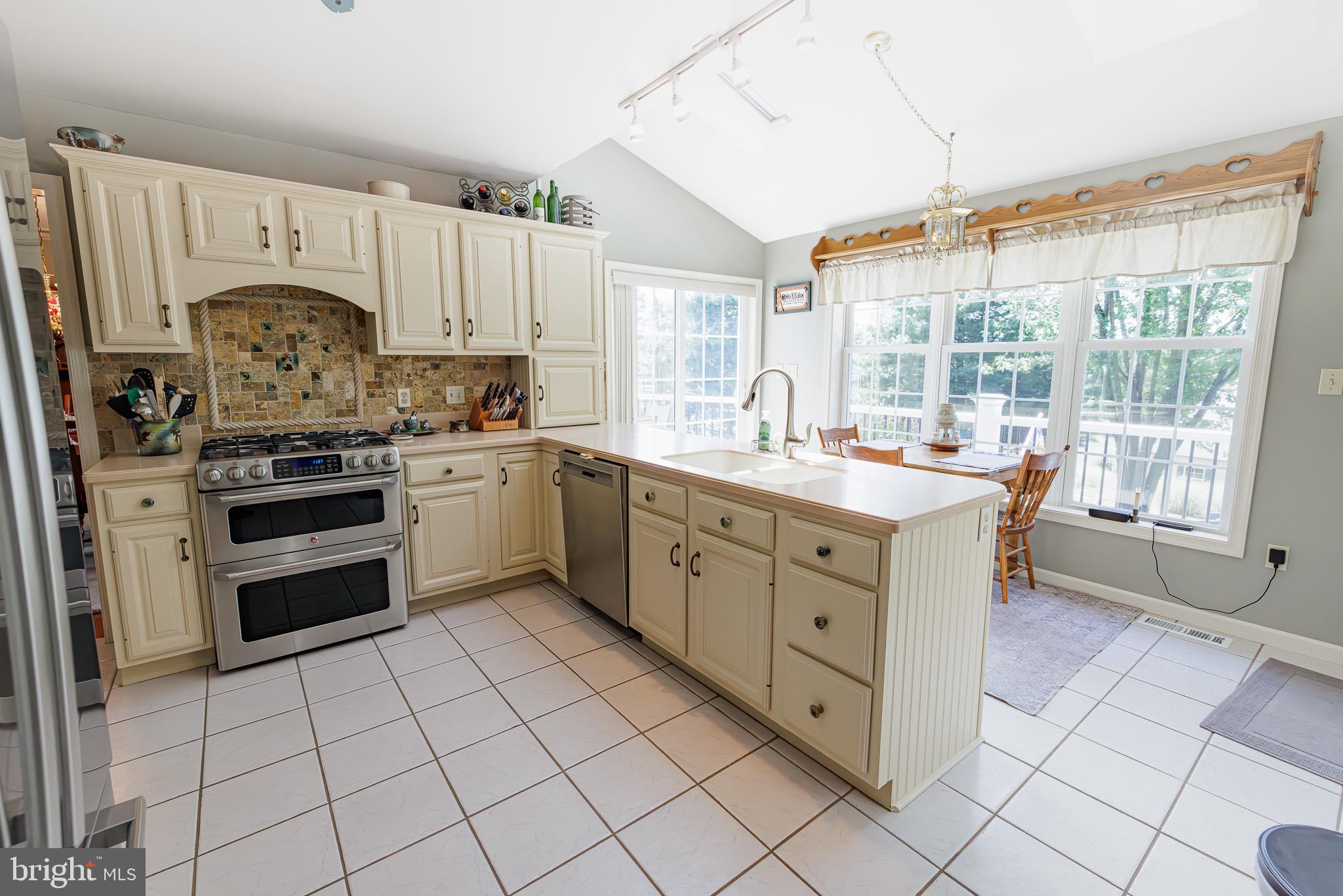 22 Royal Drive Lititz, PA 17543 - Photo 16 of 63