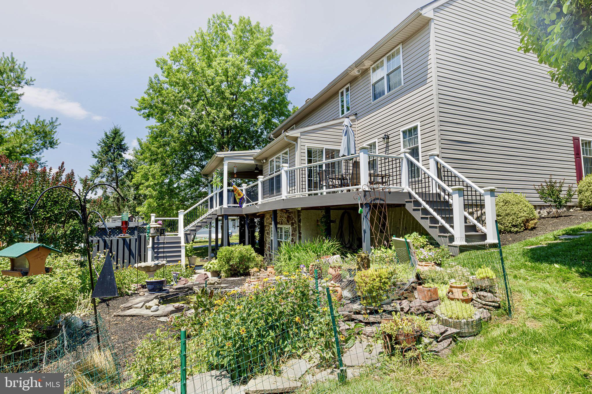 22 Royal Drive Lititz, PA 17543 - Photo 3 of 63