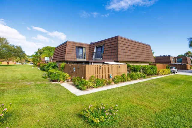 $289,500 | 6197 Southeast Riverboat Drive, Stuart, FL 34997