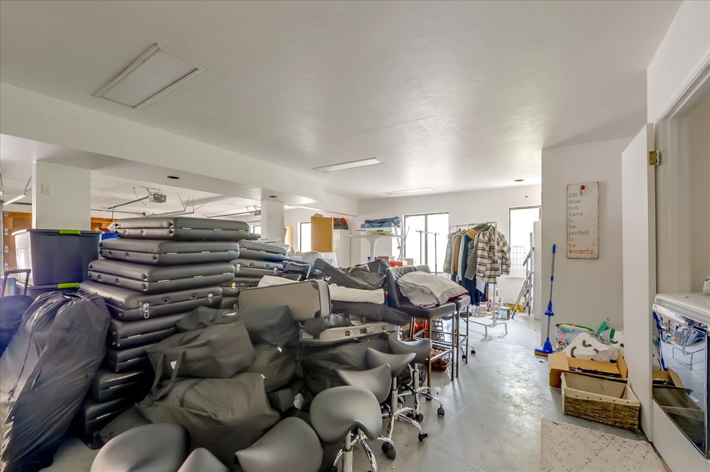 35 Echo Lane Woodside, CA 94062 - Photo 50 of 54 a very nice looking room with many windows