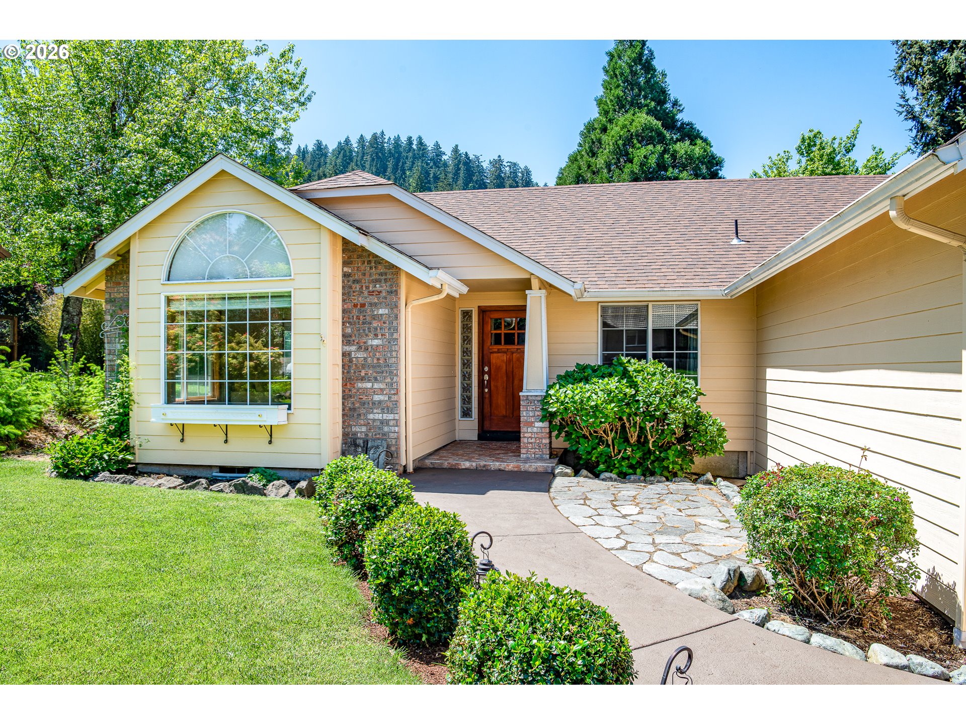 586 South 68th Place Springfield, OR 97478 - Photo 2 of 42