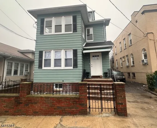 $2,900 | 385 Woodside Avenue, Newark, NJ 07104