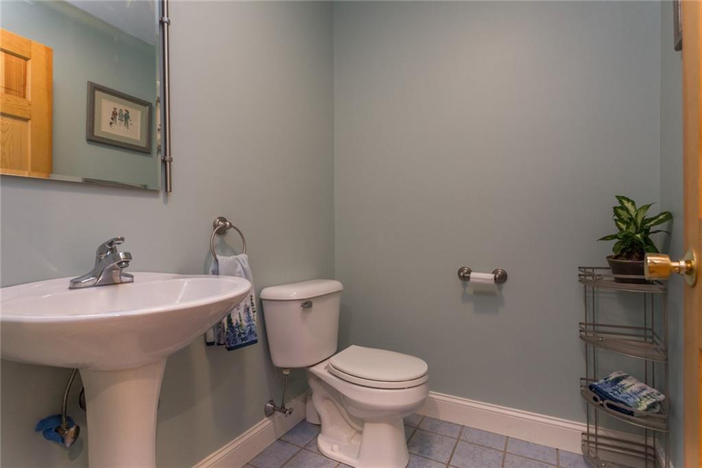 23 Lynch Lane Kittery Point, ME 03905 - Photo 20 of 34 First-floor 1/2 bathroom