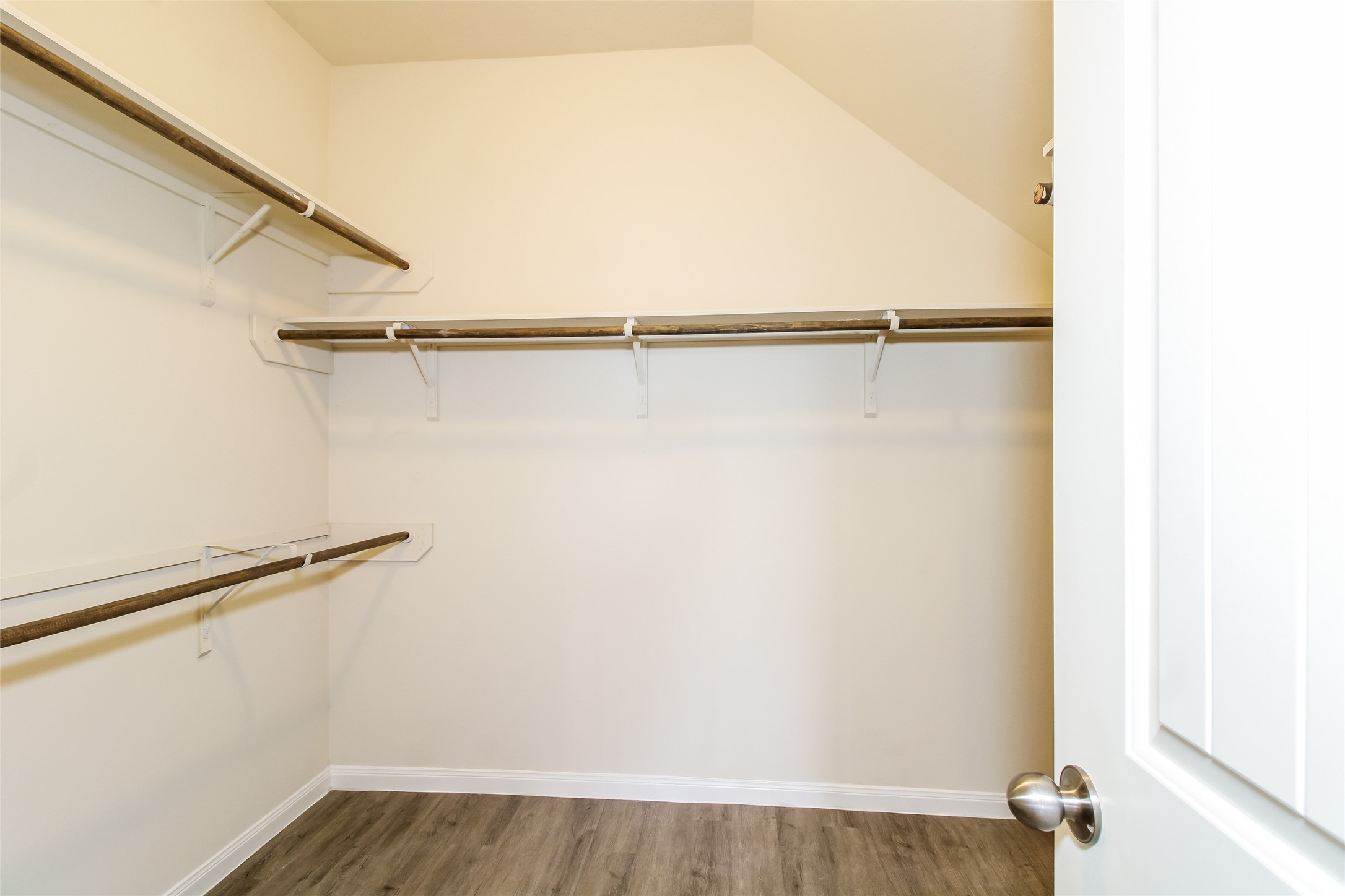 9 Lavida Court Manvel, TX 77578 - Photo 12 of 12 Photos may be representative of the floor plan and not the exact home. Finishes, layout, and features of the actual property for lease may vary.