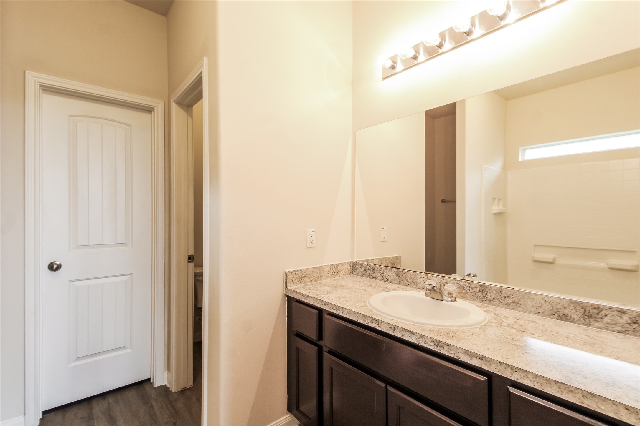 9 Lavida Court Manvel, TX 77578 - Photo 11 of 12 Photos may be representative of the floor plan and not the exact home. Finishes, layout, and features of the actual property for lease may vary.