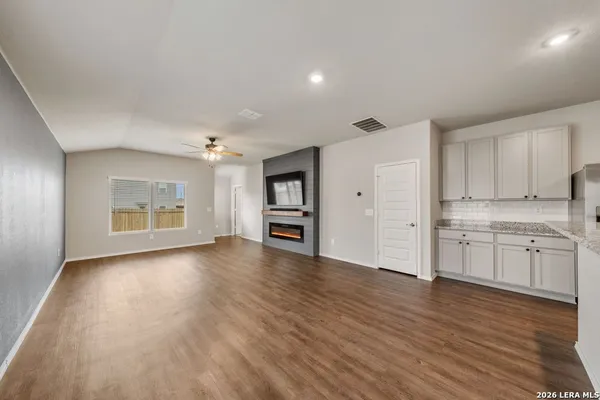 $1,800 | 544 Havarti Way, New Braunfels, TX 78130