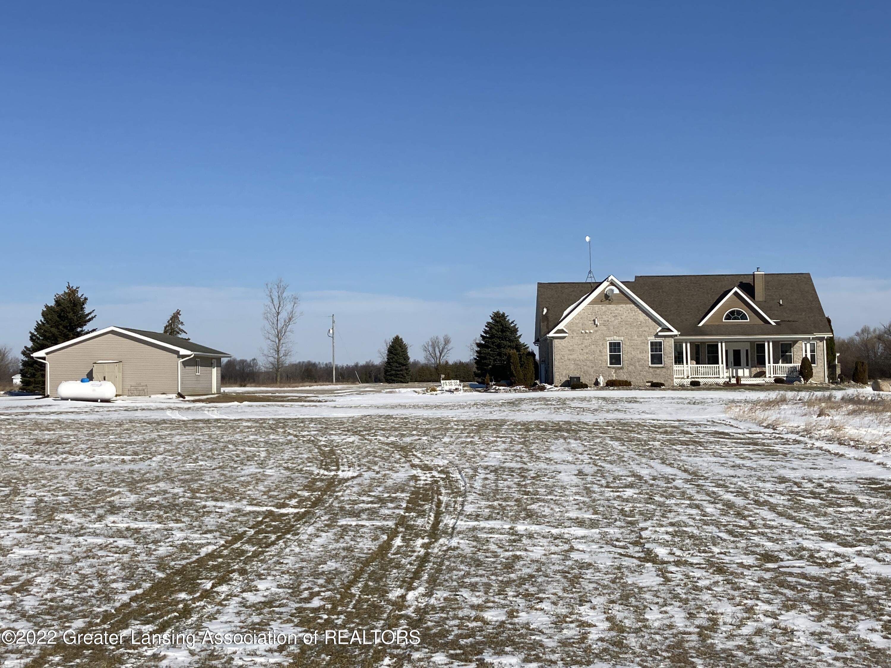 2450 East Colony Road St. Johns, MI 48879 - Photo 9 of 78 back 2